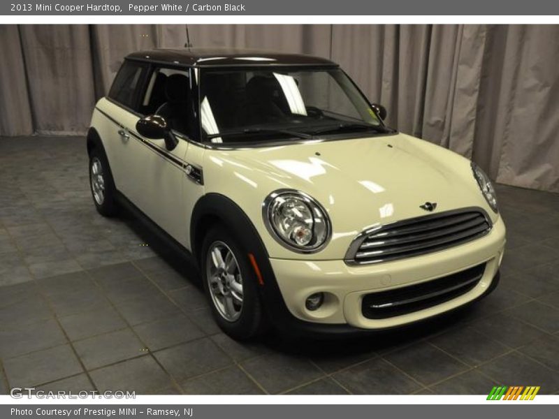 Pepper White / Carbon Black 2013 Mini Cooper Hardtop