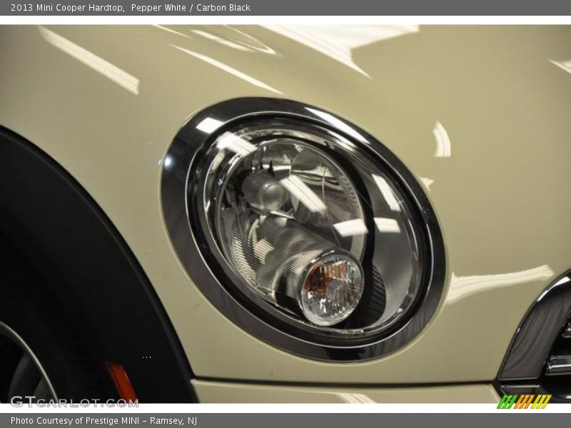 Pepper White / Carbon Black 2013 Mini Cooper Hardtop