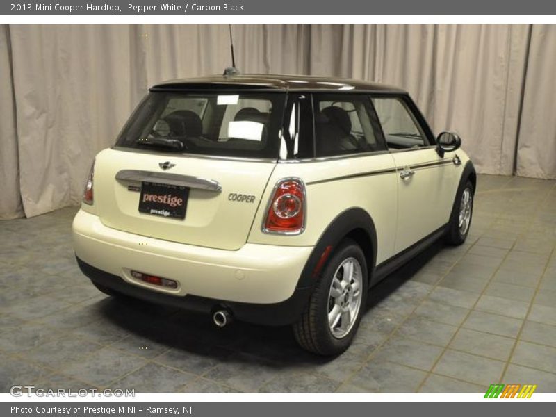 Pepper White / Carbon Black 2013 Mini Cooper Hardtop