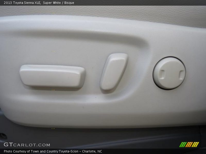 Super White / Bisque 2013 Toyota Sienna XLE
