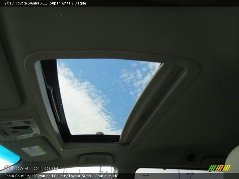Super White / Bisque 2013 Toyota Sienna XLE