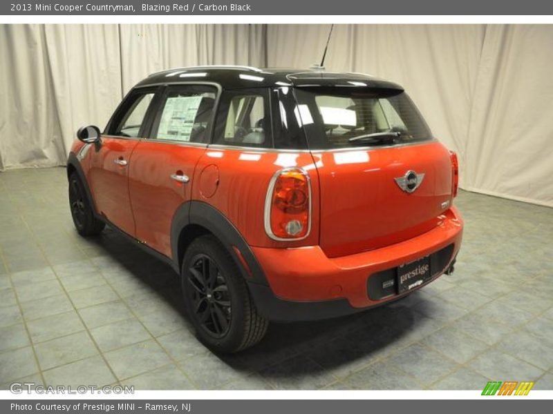 Blazing Red / Carbon Black 2013 Mini Cooper Countryman