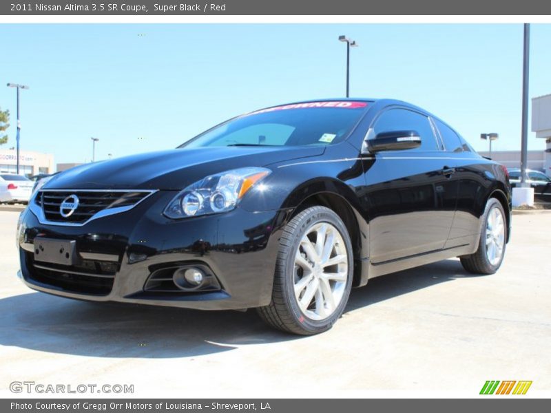 Front 3/4 View of 2011 Altima 3.5 SR Coupe