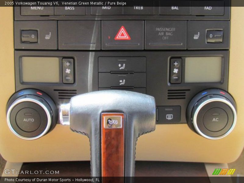 Venetian Green Metallic / Pure Beige 2005 Volkswagen Touareg V6
