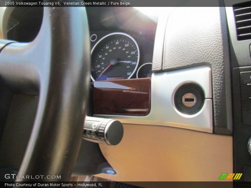 Venetian Green Metallic / Pure Beige 2005 Volkswagen Touareg V6