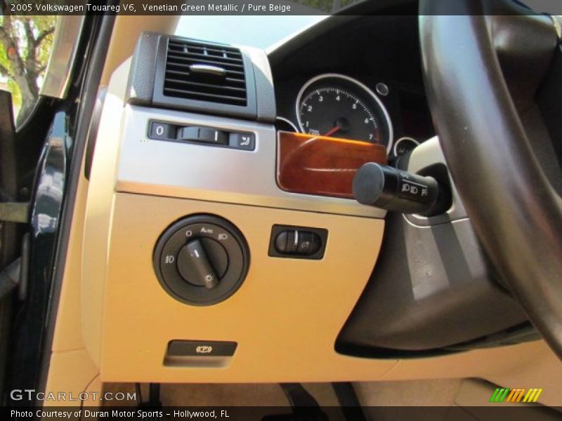 Venetian Green Metallic / Pure Beige 2005 Volkswagen Touareg V6