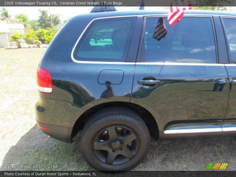 Venetian Green Metallic / Pure Beige 2005 Volkswagen Touareg V6