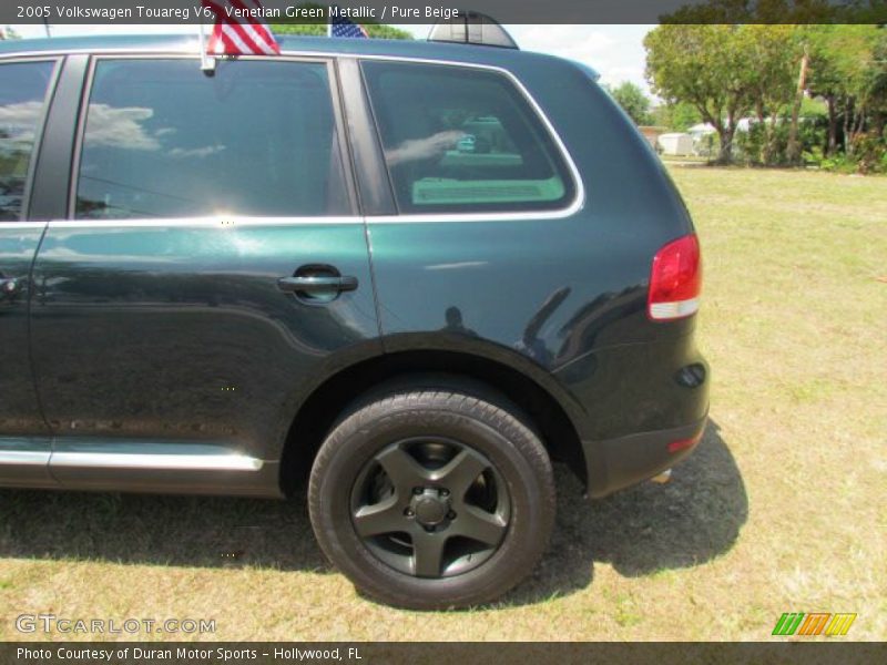 Venetian Green Metallic / Pure Beige 2005 Volkswagen Touareg V6
