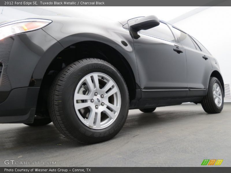 Tuxedo Black Metallic / Charcoal Black 2012 Ford Edge SE