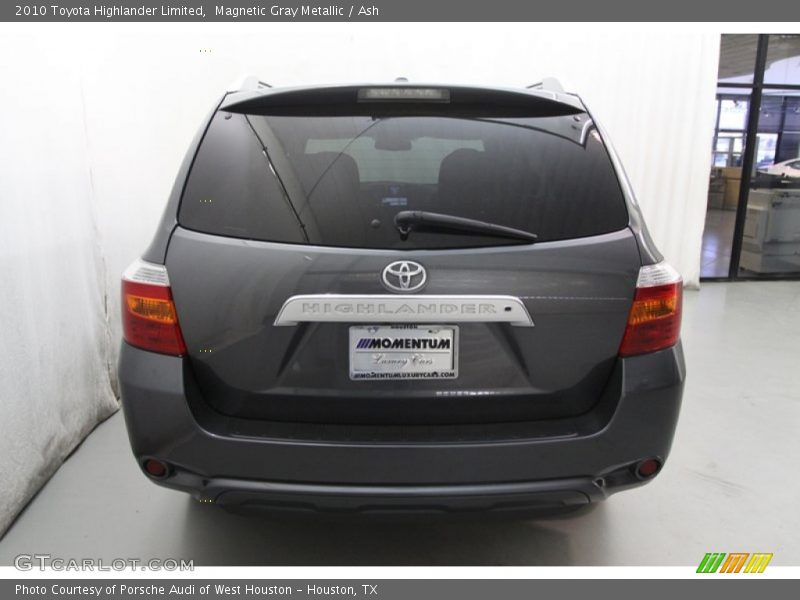 Magnetic Gray Metallic / Ash 2010 Toyota Highlander Limited