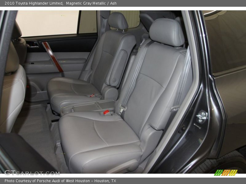 Magnetic Gray Metallic / Ash 2010 Toyota Highlander Limited