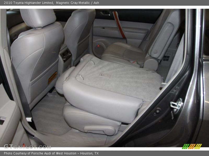 Magnetic Gray Metallic / Ash 2010 Toyota Highlander Limited