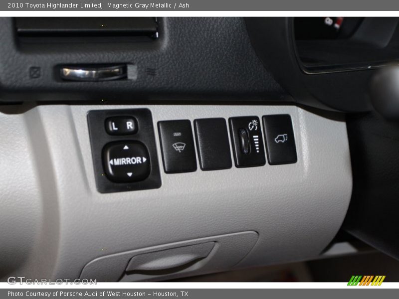 Magnetic Gray Metallic / Ash 2010 Toyota Highlander Limited