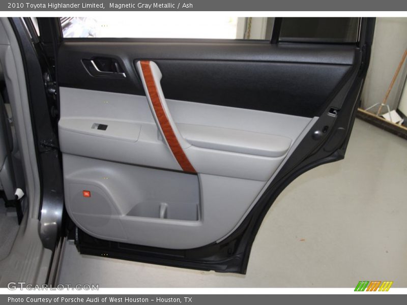 Magnetic Gray Metallic / Ash 2010 Toyota Highlander Limited