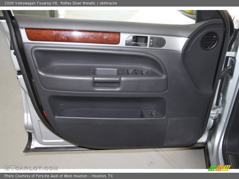 Reflex Silver Metallic / Anthracite 2006 Volkswagen Touareg V8