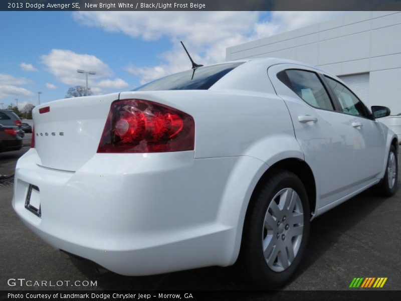 New Bright White / Black/Light Frost Beige 2013 Dodge Avenger SE