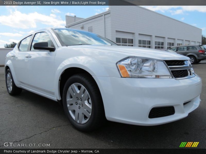 New Bright White / Black/Light Frost Beige 2013 Dodge Avenger SE