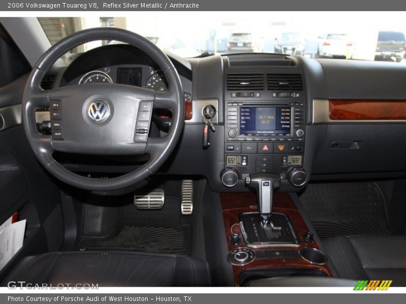 Reflex Silver Metallic / Anthracite 2006 Volkswagen Touareg V8