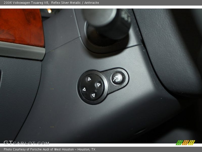 Reflex Silver Metallic / Anthracite 2006 Volkswagen Touareg V8
