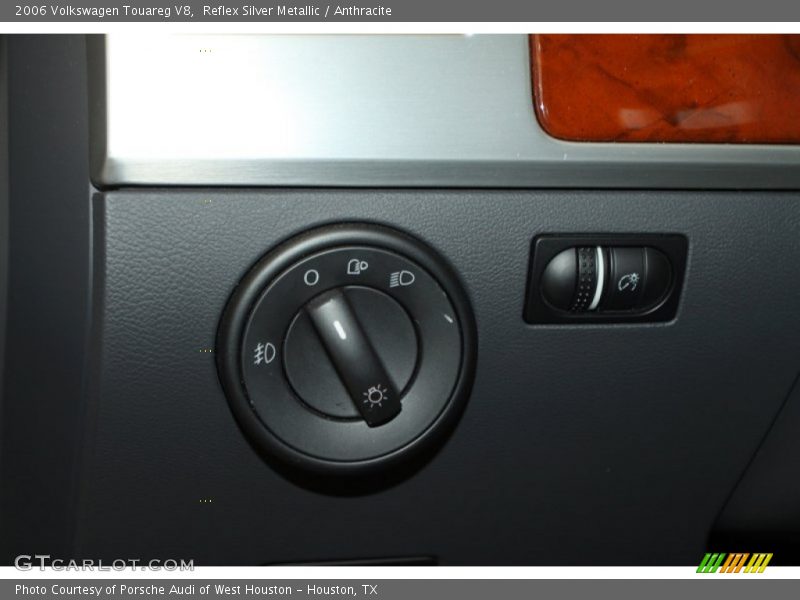 Reflex Silver Metallic / Anthracite 2006 Volkswagen Touareg V8