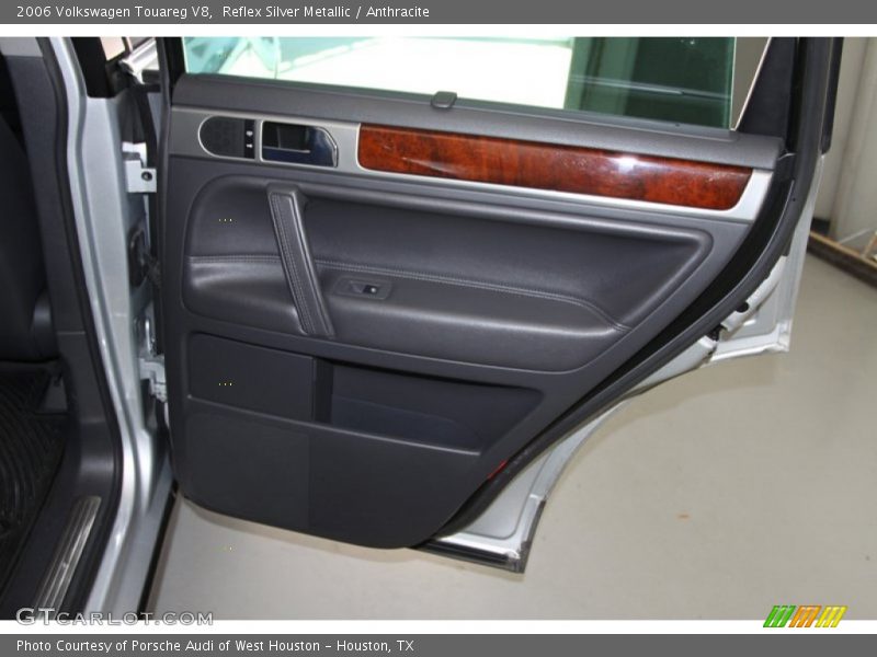 Reflex Silver Metallic / Anthracite 2006 Volkswagen Touareg V8