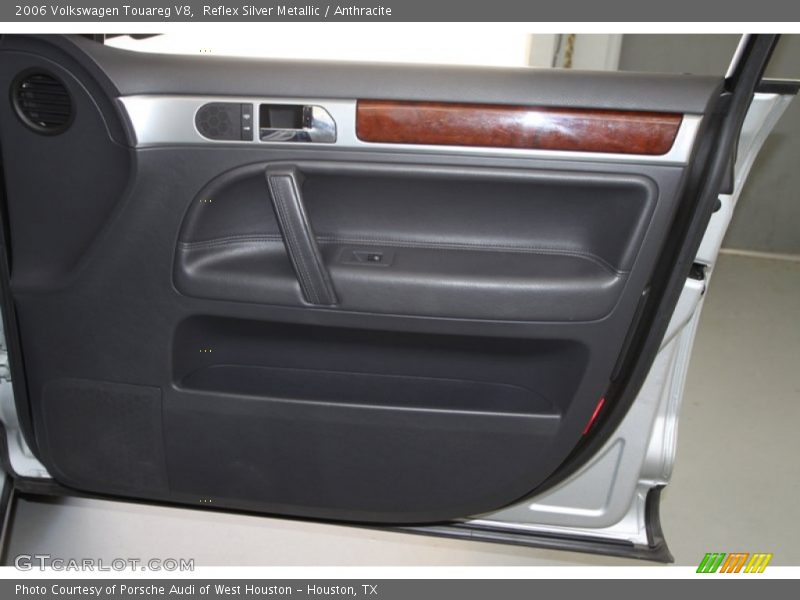 Reflex Silver Metallic / Anthracite 2006 Volkswagen Touareg V8