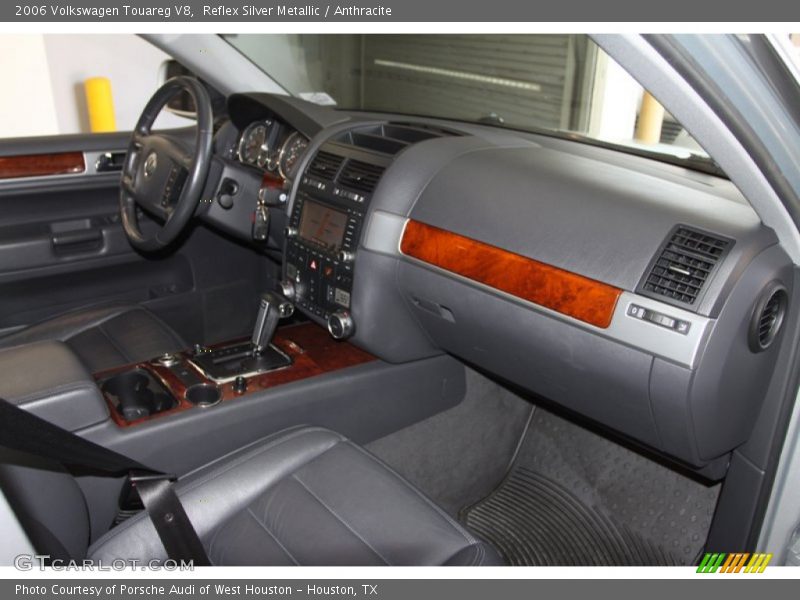 Reflex Silver Metallic / Anthracite 2006 Volkswagen Touareg V8