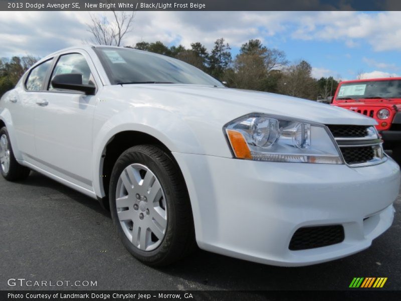 New Bright White / Black/Light Frost Beige 2013 Dodge Avenger SE
