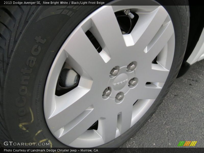 New Bright White / Black/Light Frost Beige 2013 Dodge Avenger SE