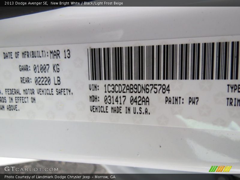 New Bright White / Black/Light Frost Beige 2013 Dodge Avenger SE