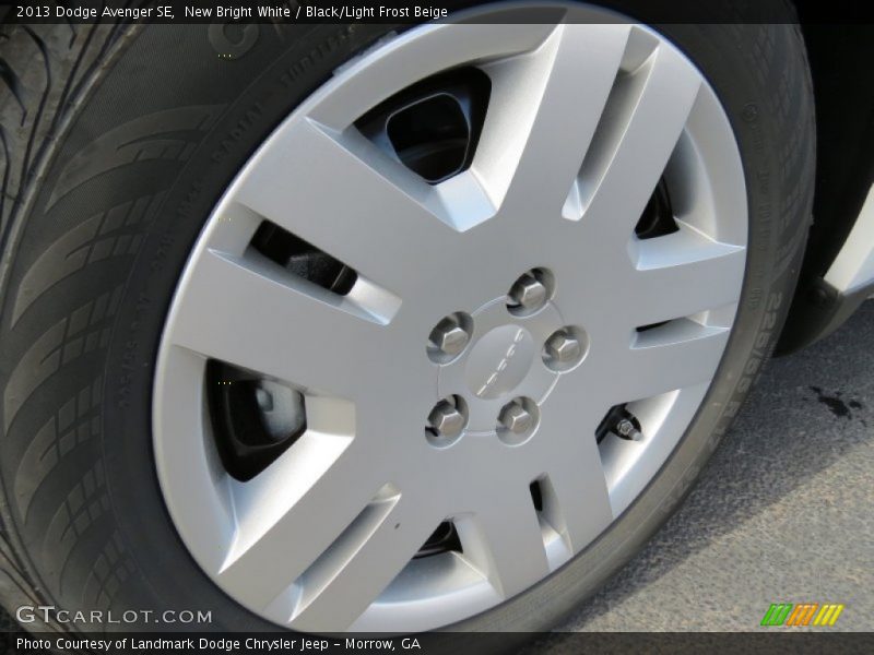 New Bright White / Black/Light Frost Beige 2013 Dodge Avenger SE