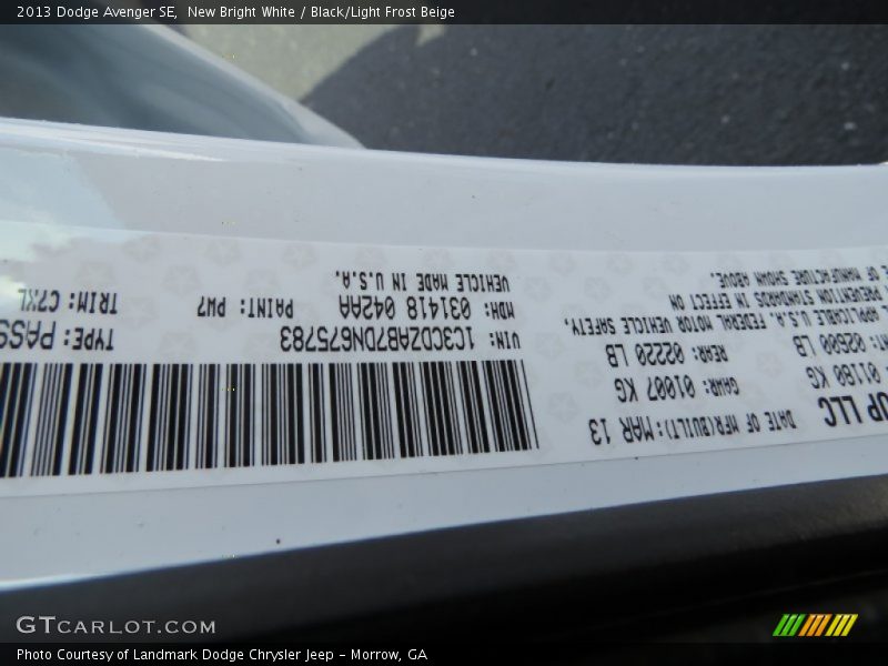 New Bright White / Black/Light Frost Beige 2013 Dodge Avenger SE
