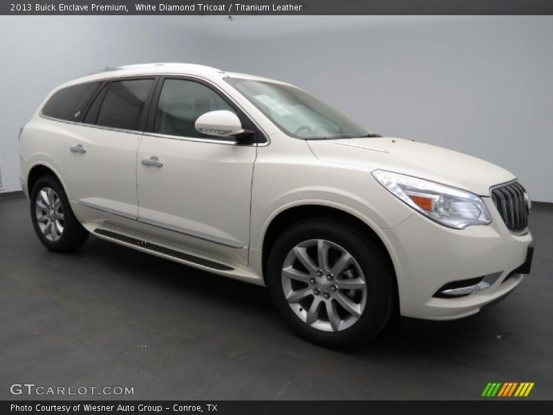 Front 3/4 View of 2013 Enclave Premium