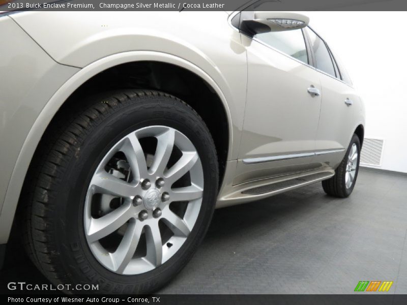 Champagne Silver Metallic / Cocoa Leather 2013 Buick Enclave Premium