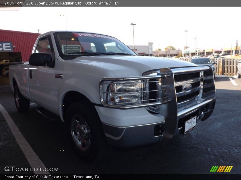 Oxford White / Tan 2006 Ford F250 Super Duty XL Regular Cab