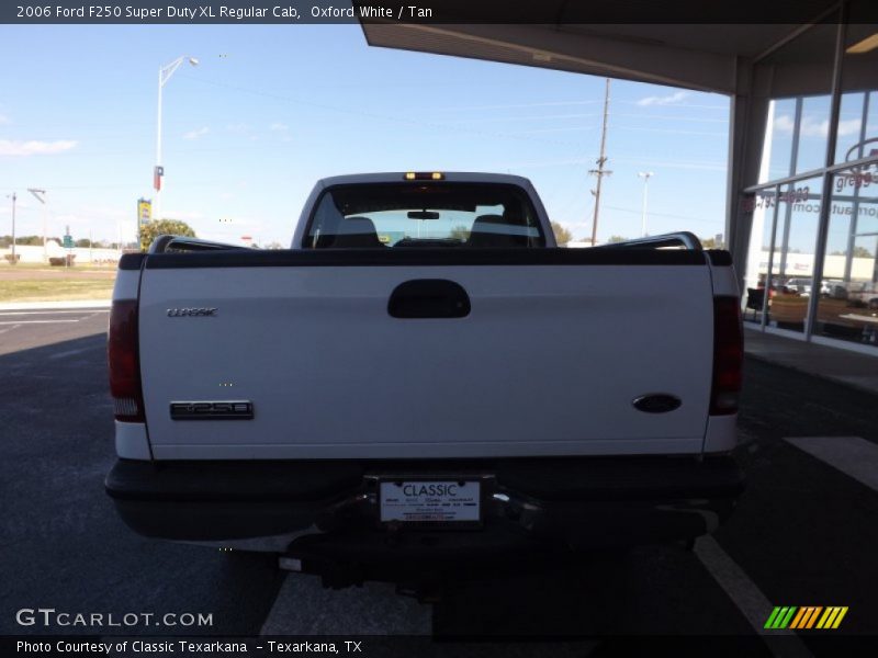 Oxford White / Tan 2006 Ford F250 Super Duty XL Regular Cab