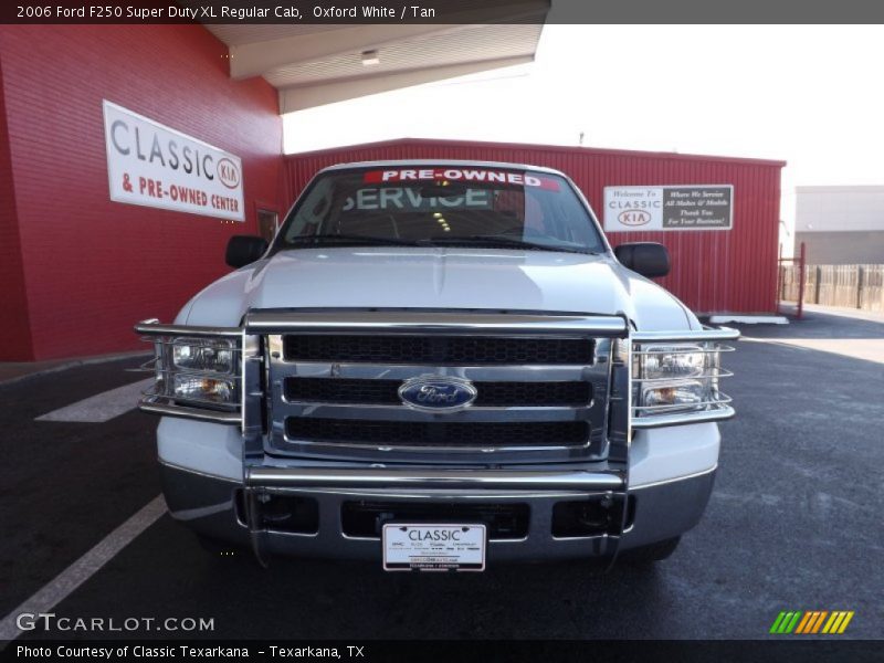 Oxford White / Tan 2006 Ford F250 Super Duty XL Regular Cab