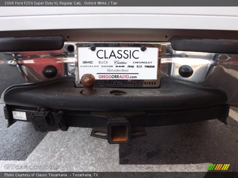 Oxford White / Tan 2006 Ford F250 Super Duty XL Regular Cab