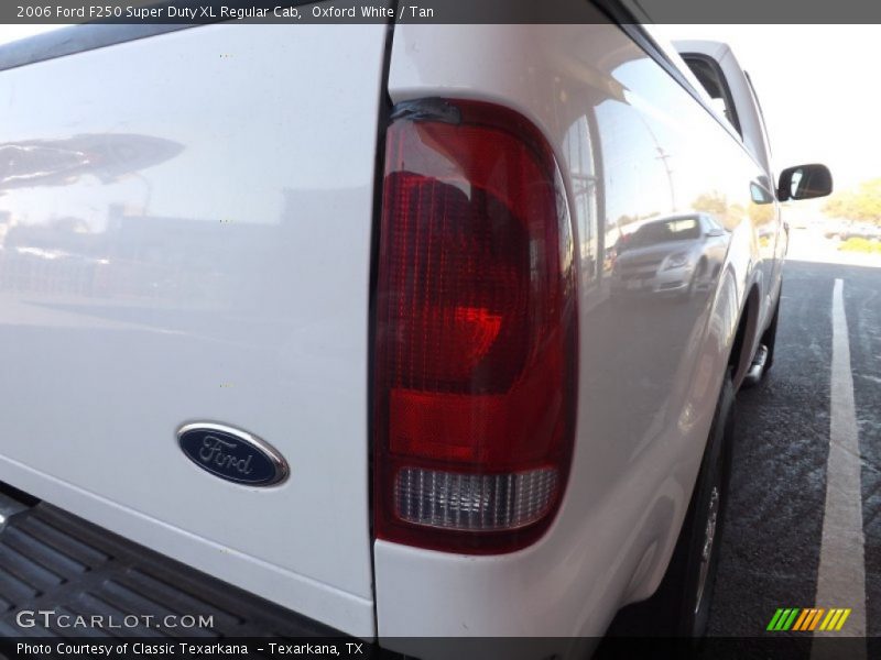 Oxford White / Tan 2006 Ford F250 Super Duty XL Regular Cab