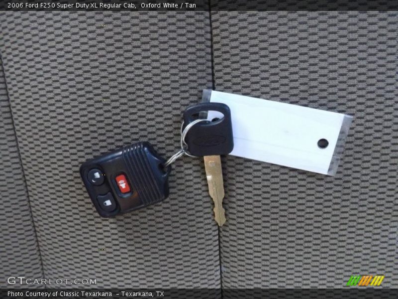 Oxford White / Tan 2006 Ford F250 Super Duty XL Regular Cab