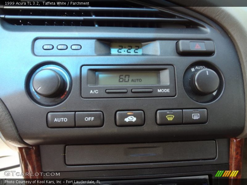 Taffeta White / Parchment 1999 Acura TL 3.2