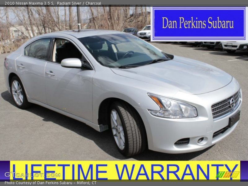 Radiant Silver / Charcoal 2010 Nissan Maxima 3.5 S