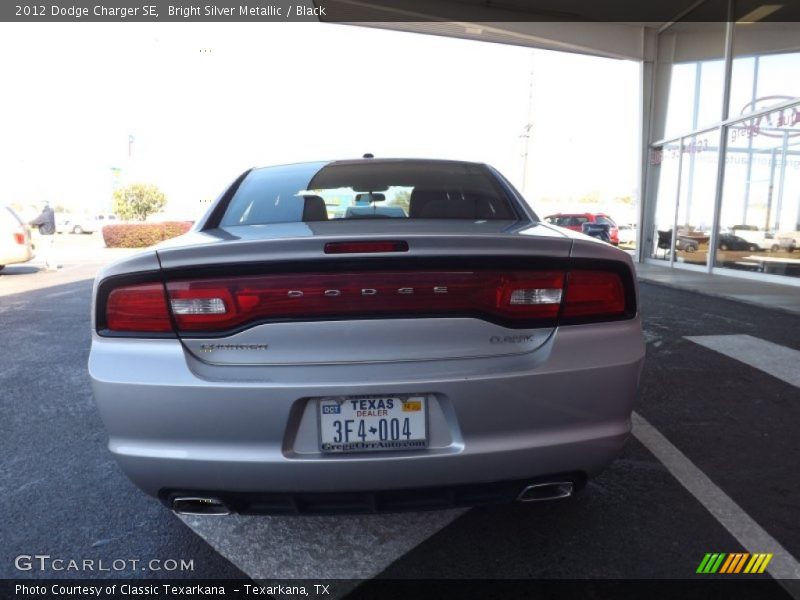Bright Silver Metallic / Black 2012 Dodge Charger SE