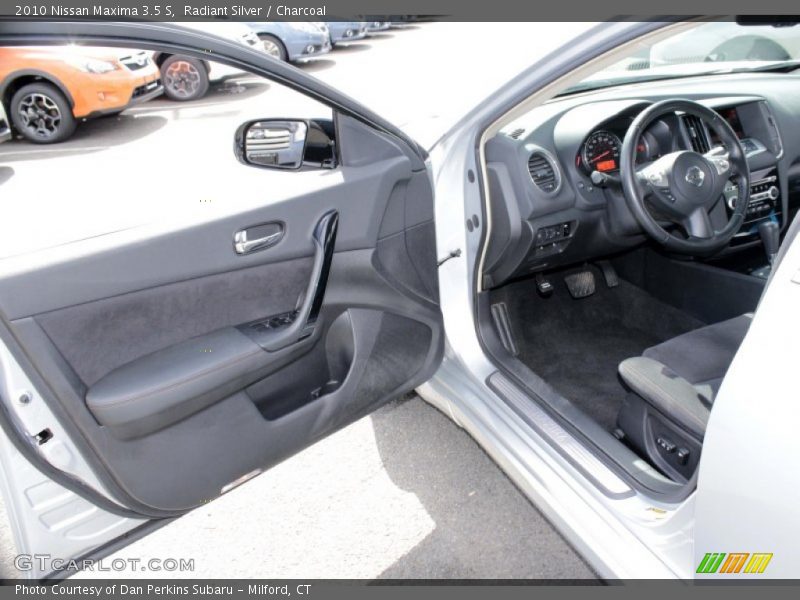 Radiant Silver / Charcoal 2010 Nissan Maxima 3.5 S