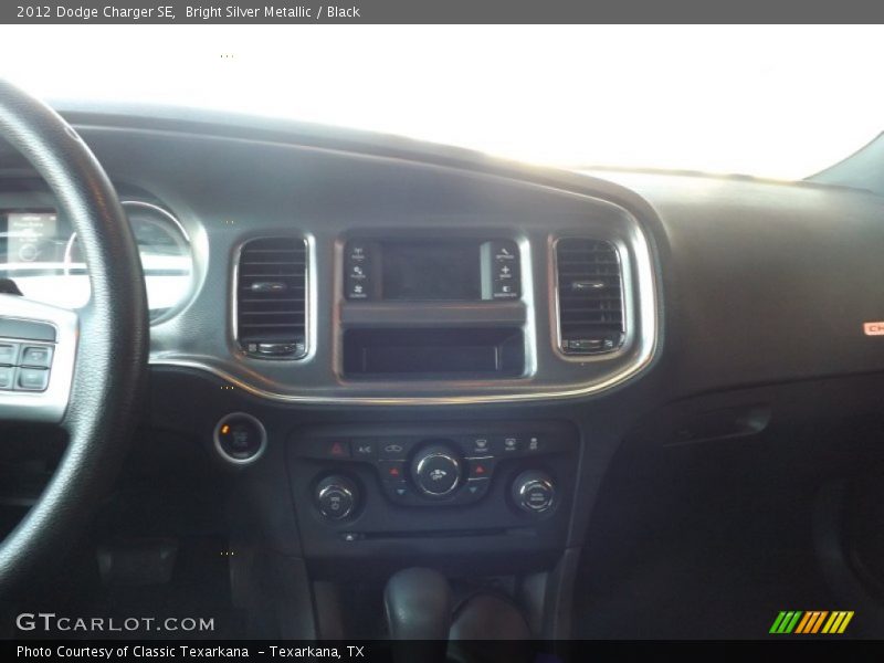 Bright Silver Metallic / Black 2012 Dodge Charger SE
