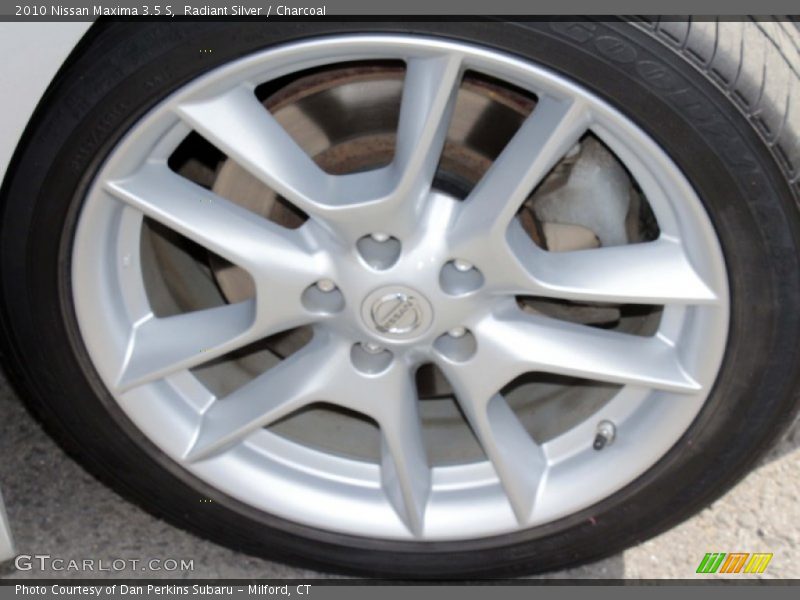 Radiant Silver / Charcoal 2010 Nissan Maxima 3.5 S