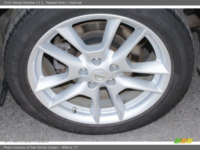 Radiant Silver / Charcoal 2010 Nissan Maxima 3.5 S