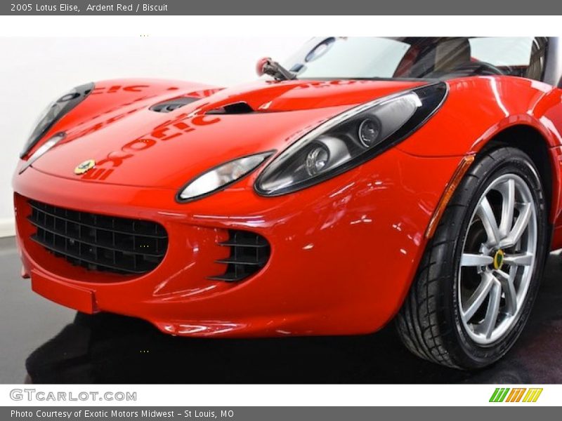 Ardent Red / Biscuit 2005 Lotus Elise