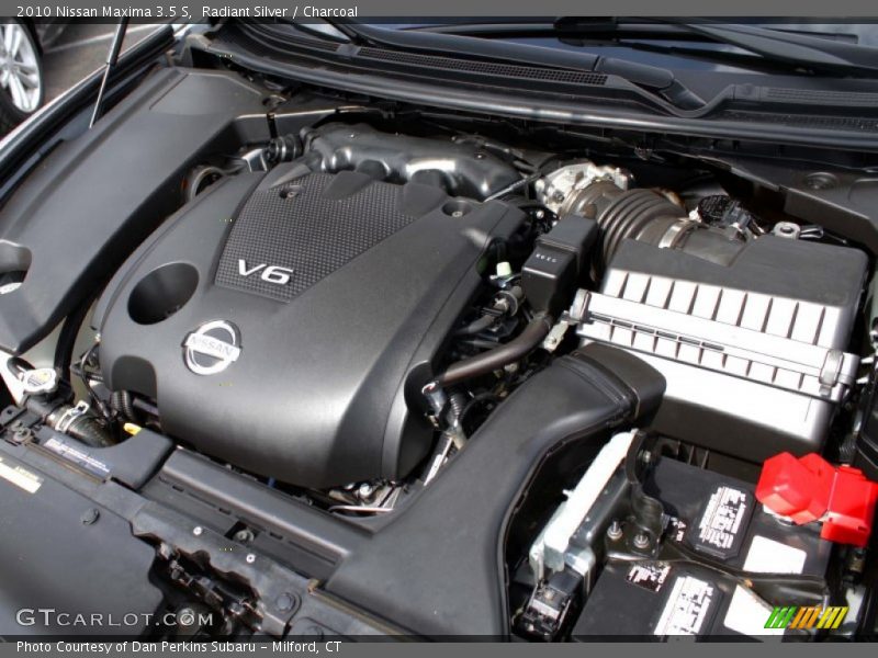 Radiant Silver / Charcoal 2010 Nissan Maxima 3.5 S