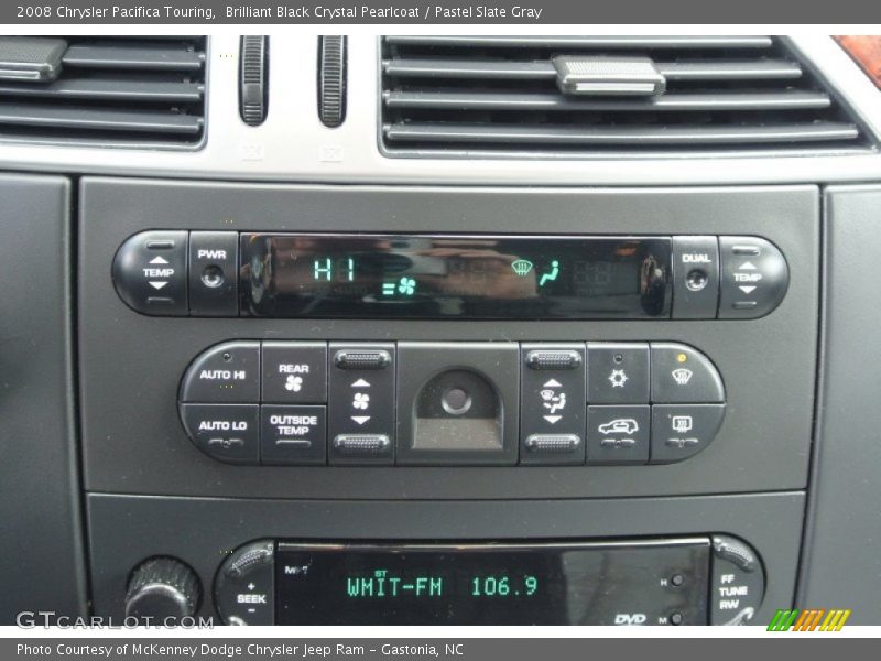 Controls of 2008 Pacifica Touring